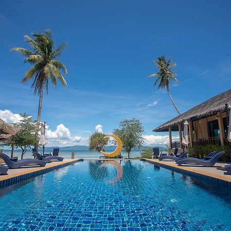 Absolute Beachfront Resort Baan Tai Esterno foto
