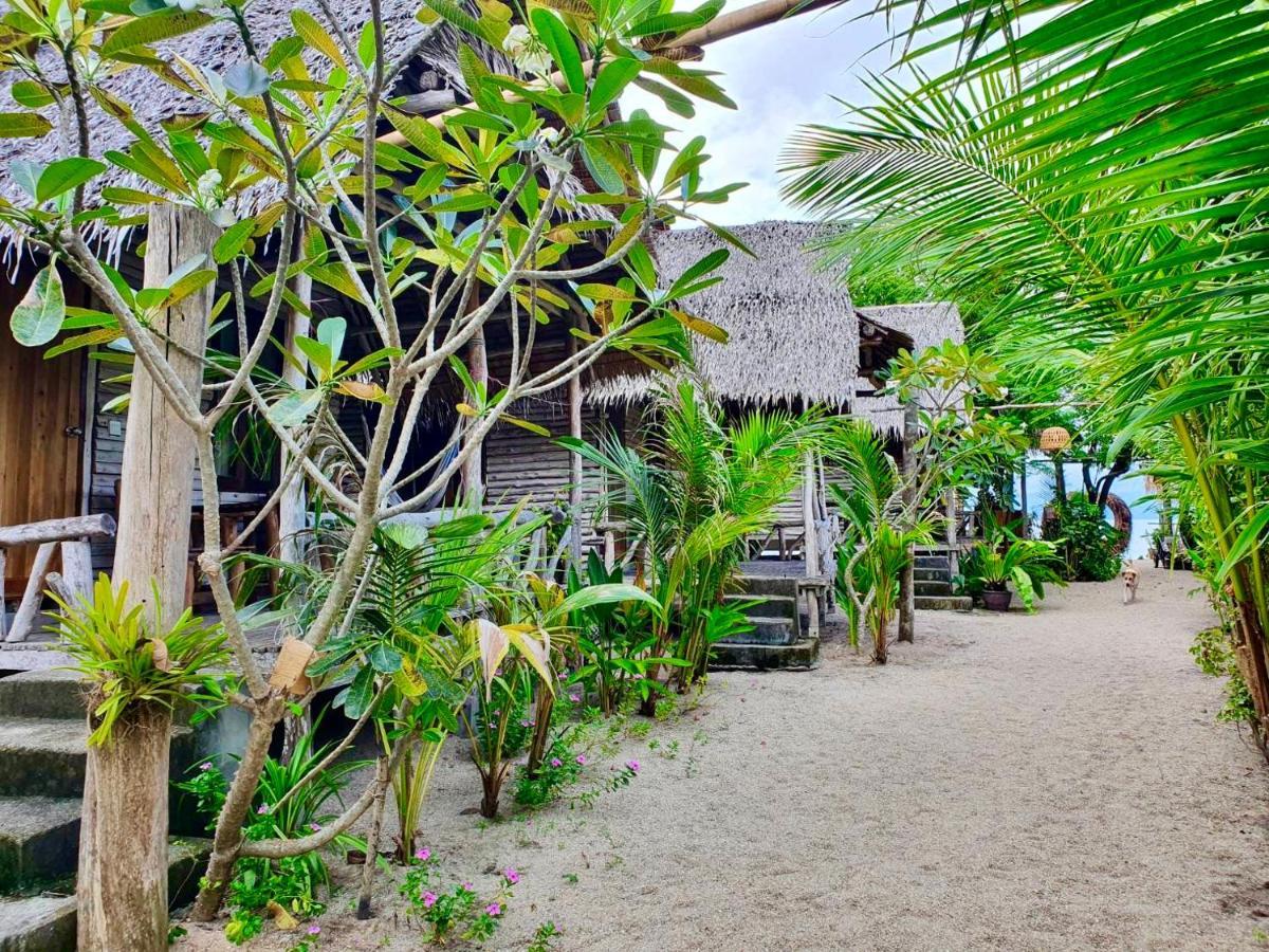 Absolute Beachfront Resort Baan Tai Esterno foto