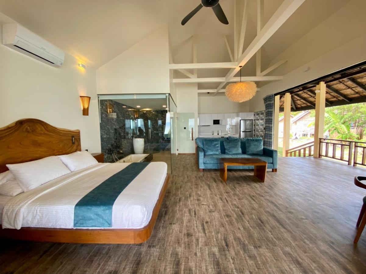 Absolute Beachfront Resort Baan Tai Esterno foto