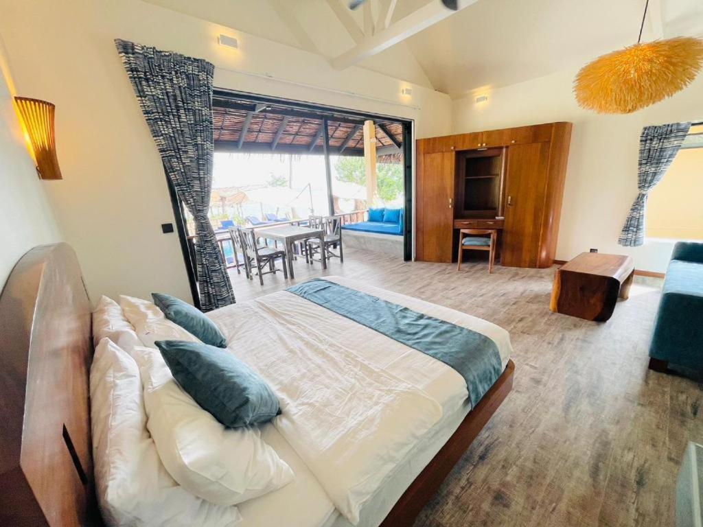 Absolute Beachfront Resort Baan Tai Esterno foto