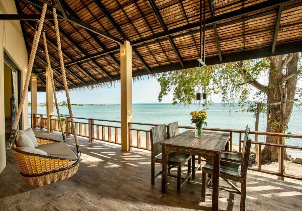 Absolute Beachfront Resort Baan Tai Esterno foto