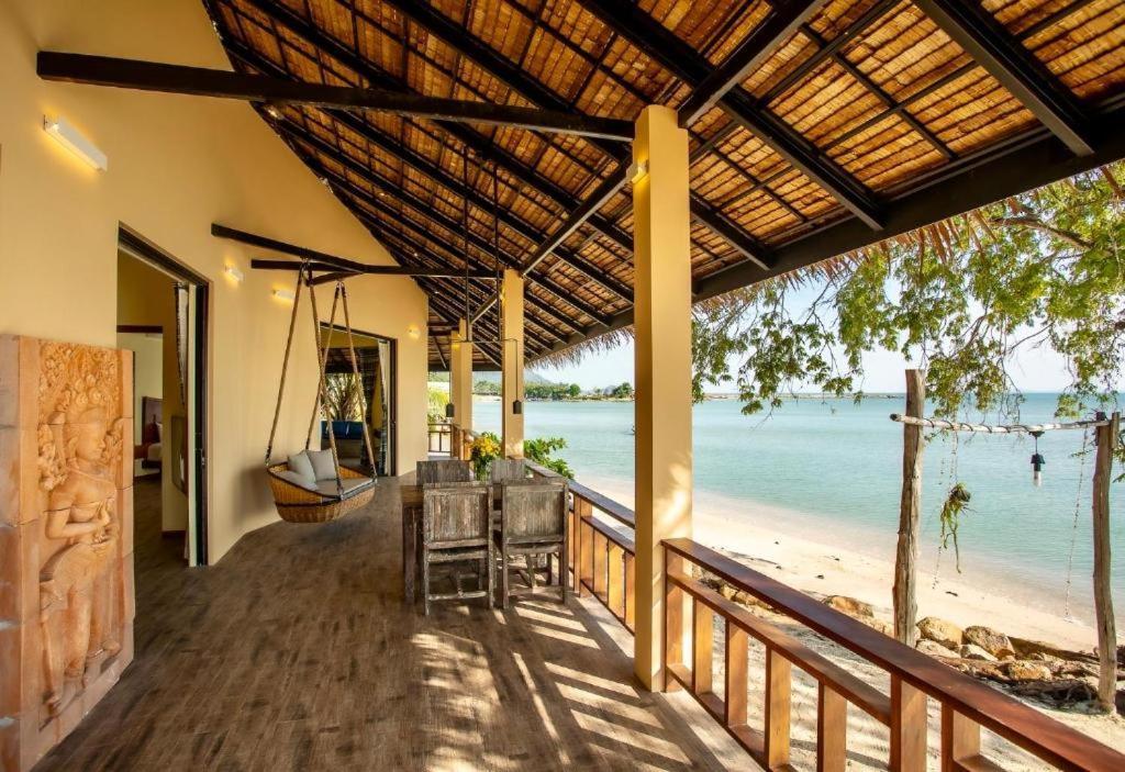 Absolute Beachfront Resort Baan Tai Esterno foto