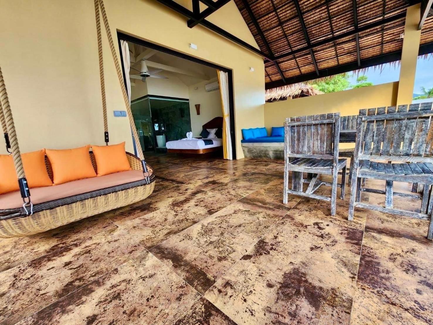 Absolute Beachfront Resort Baan Tai Esterno foto