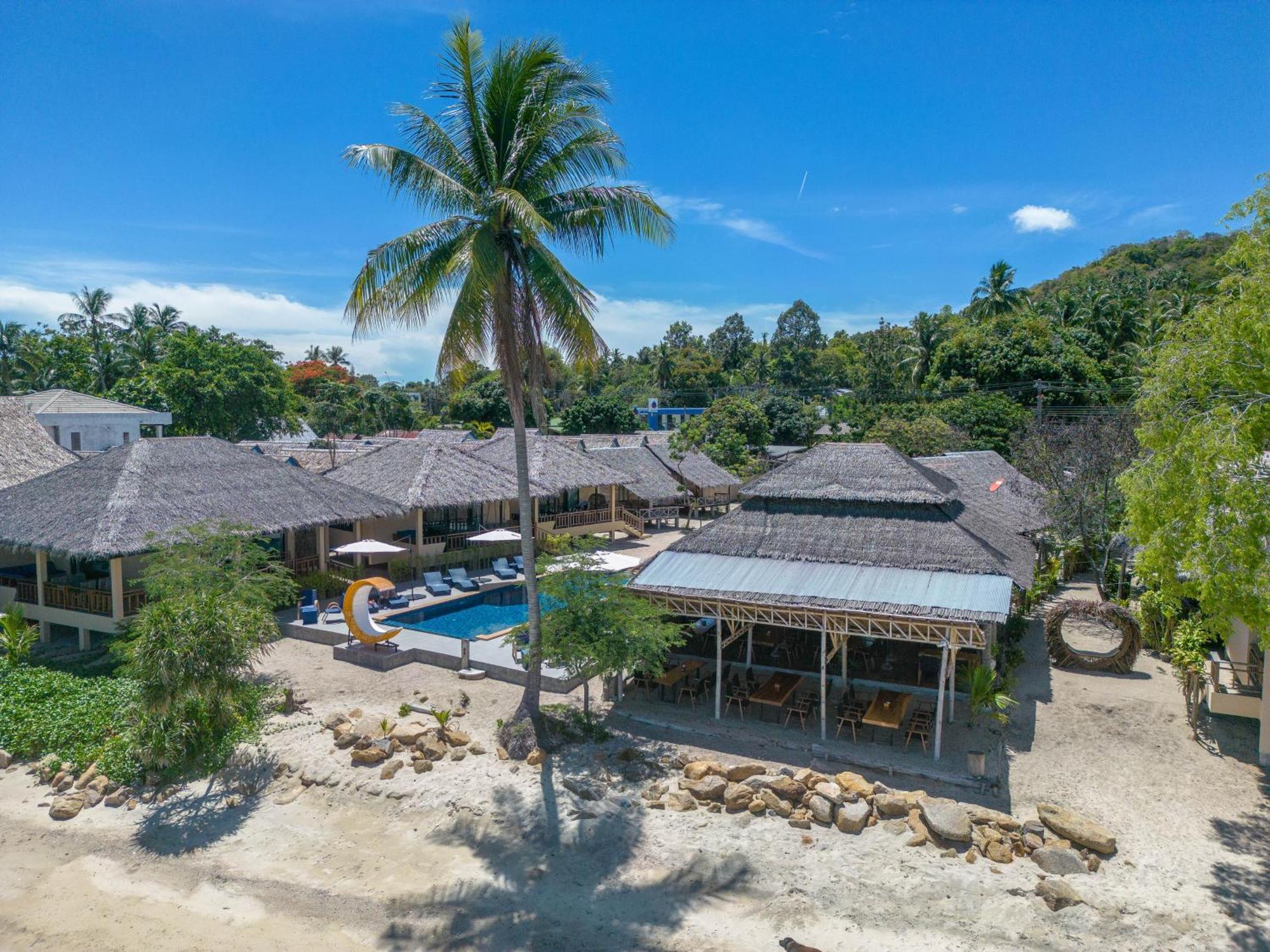 Absolute Beachfront Resort Baan Tai Esterno foto