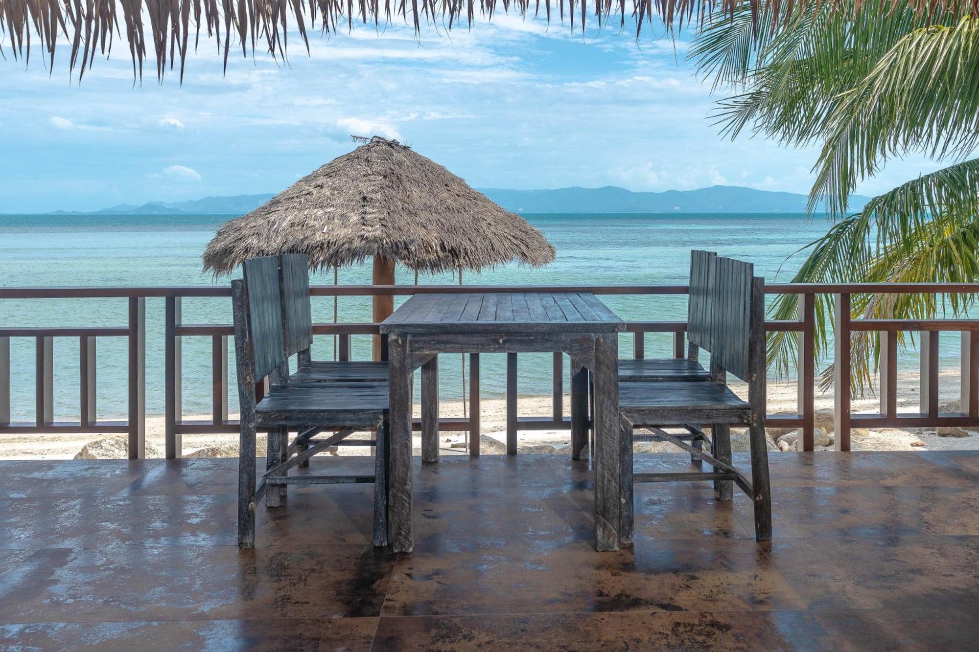 Absolute Beachfront Resort Baan Tai Esterno foto