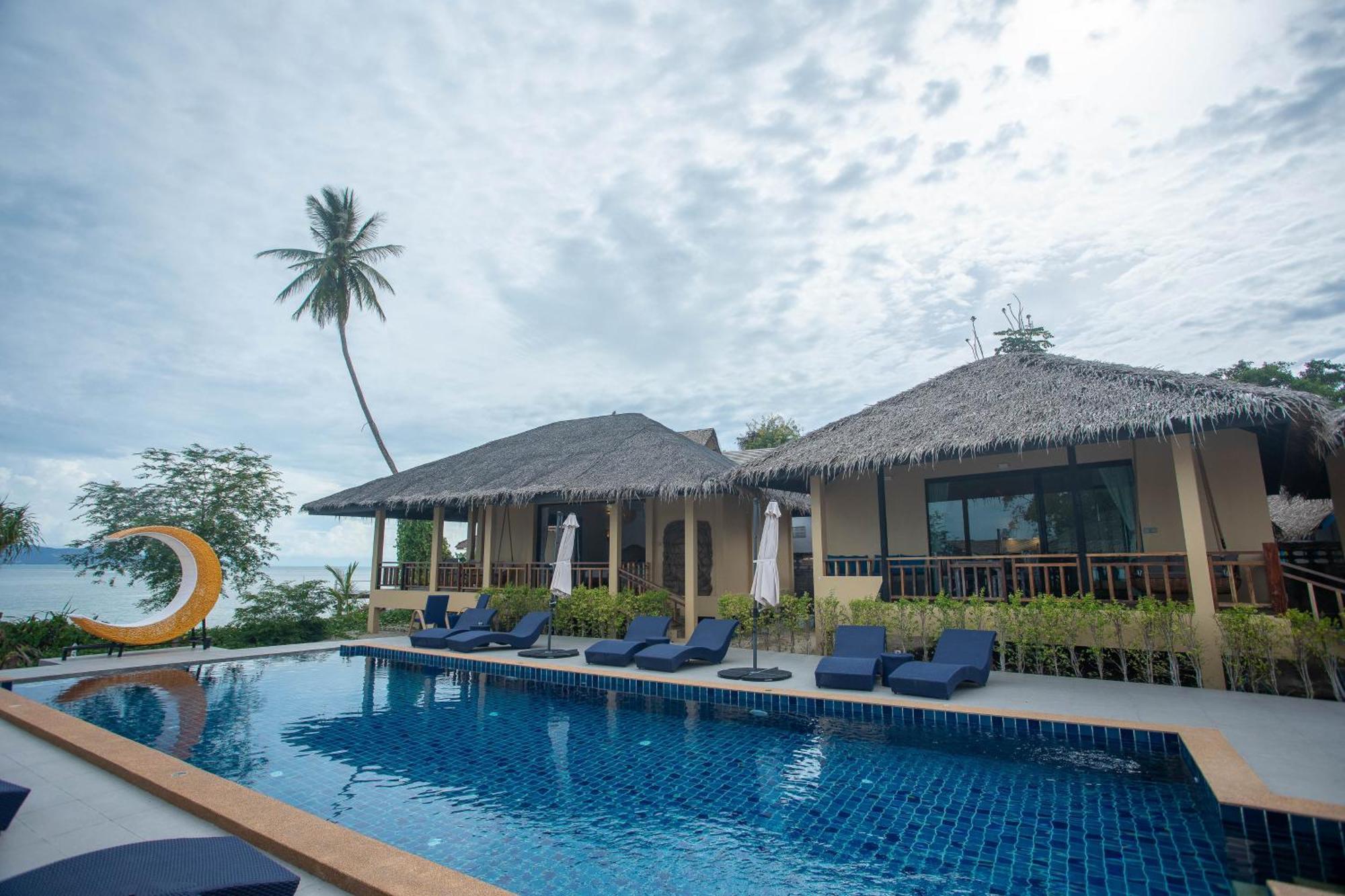 Absolute Beachfront Resort Baan Tai Esterno foto