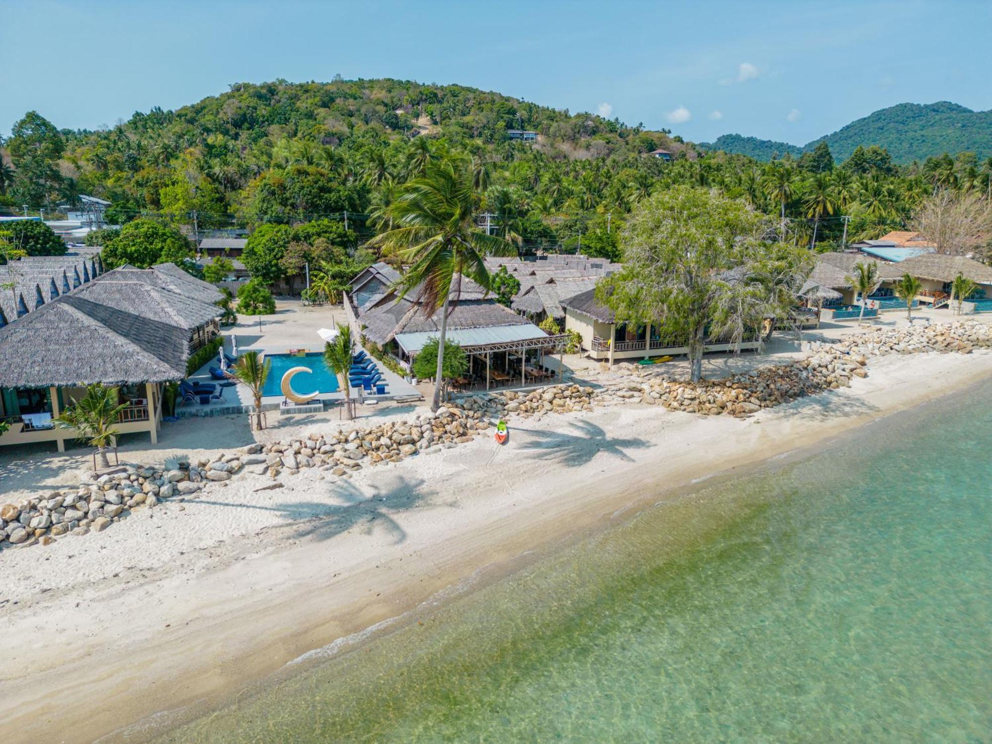 Absolute Beachfront Resort Baan Tai Esterno foto