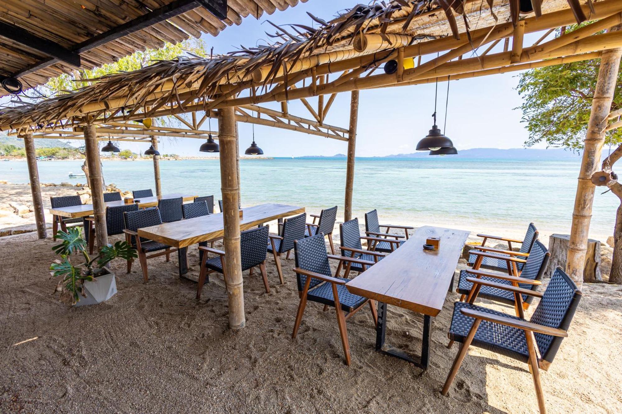 Absolute Beachfront Resort Baan Tai Esterno foto