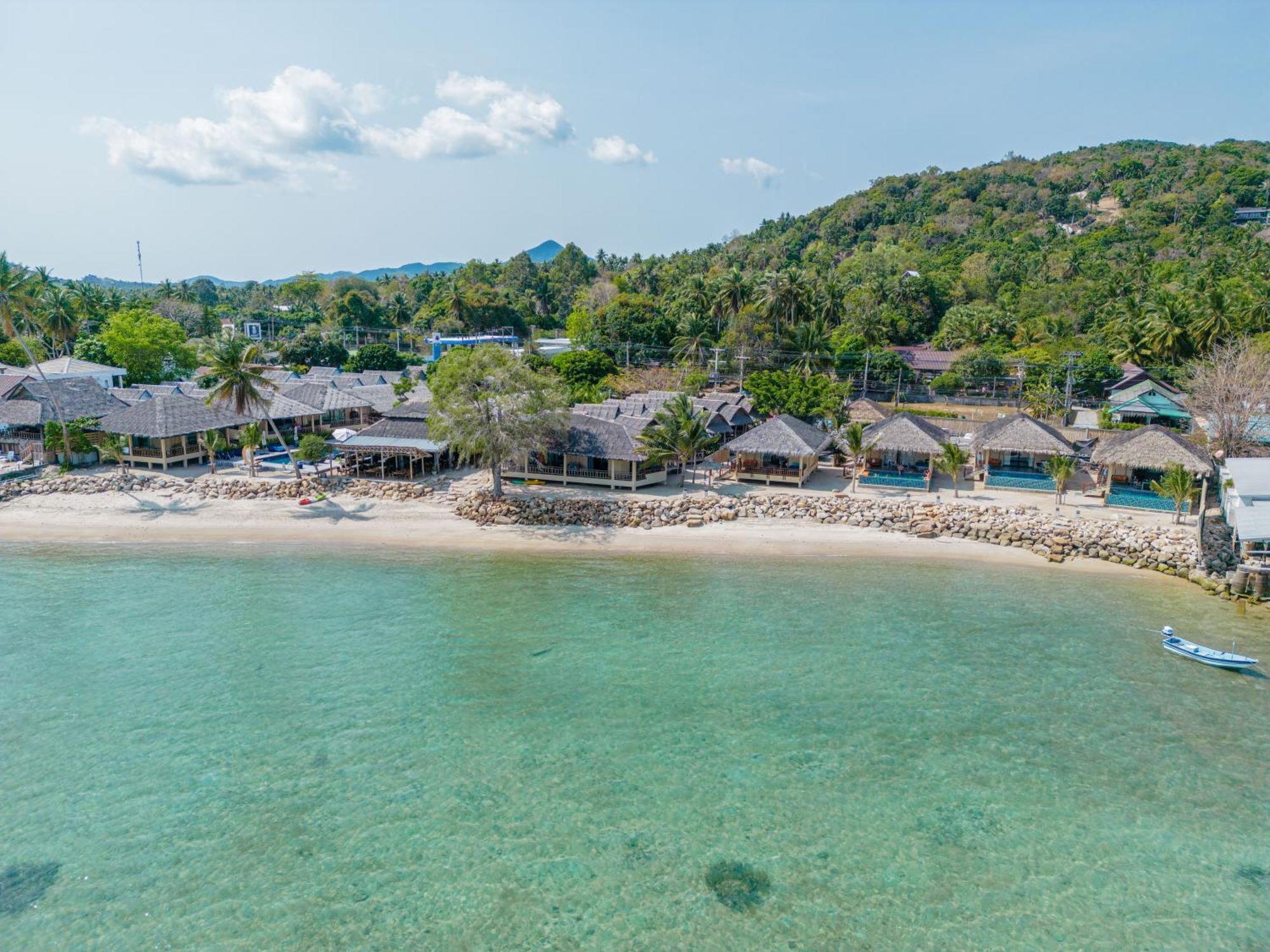 Absolute Beachfront Resort Baan Tai Esterno foto