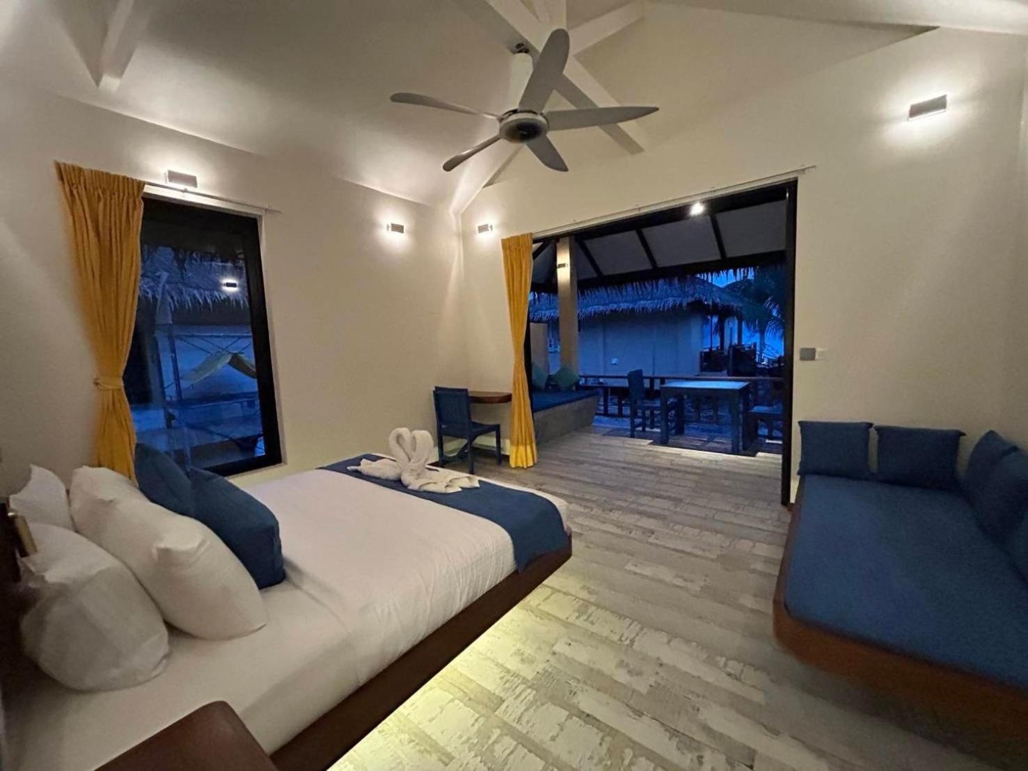 Absolute Beachfront Resort Baan Tai Esterno foto