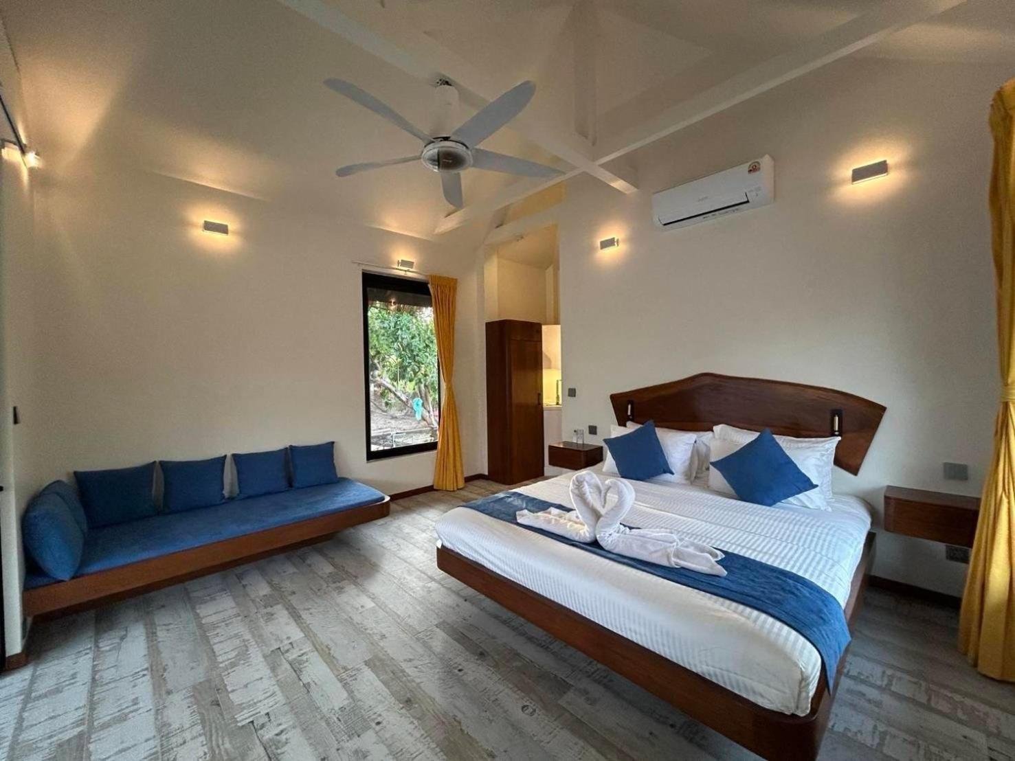 Absolute Beachfront Resort Baan Tai Esterno foto