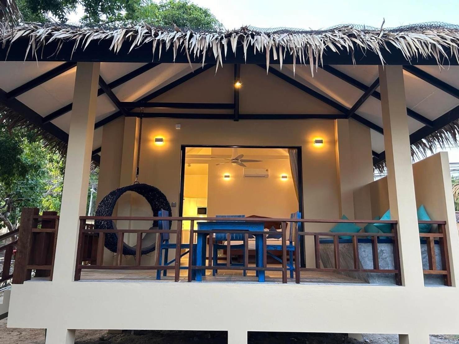 Absolute Beachfront Resort Baan Tai Esterno foto