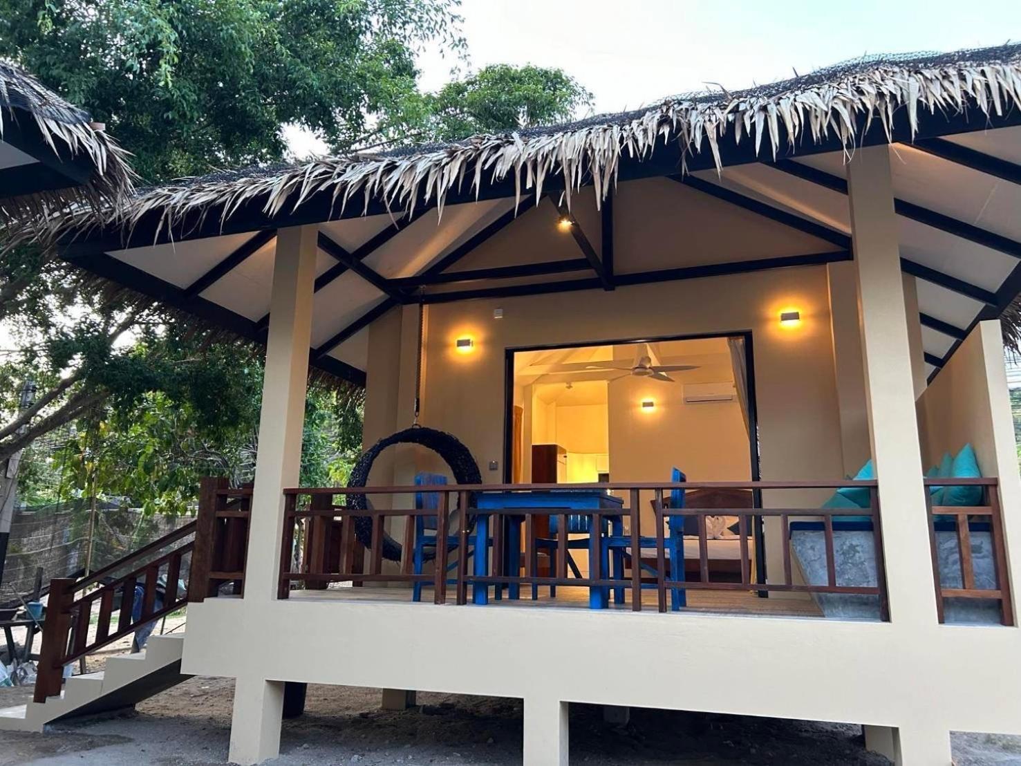 Absolute Beachfront Resort Baan Tai Esterno foto